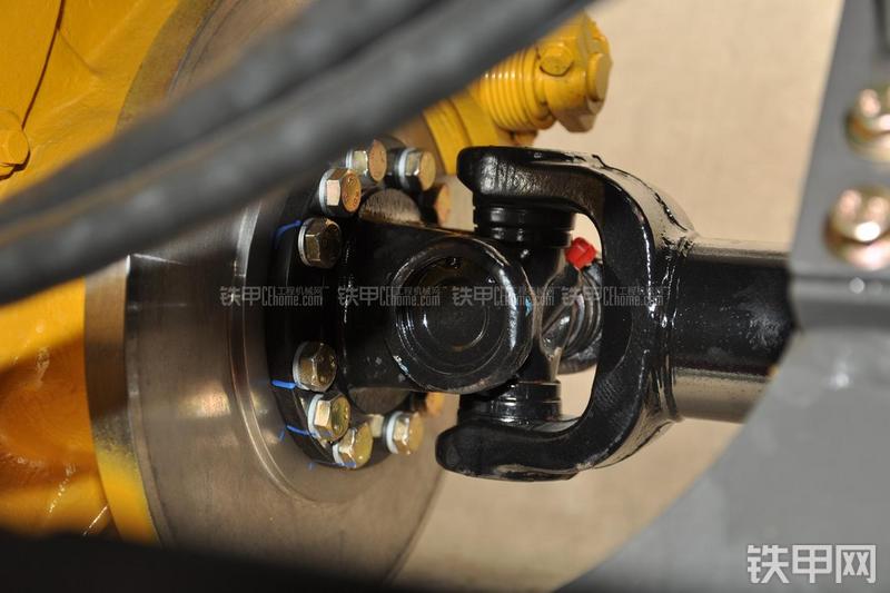 山东临工LG953装载机局部