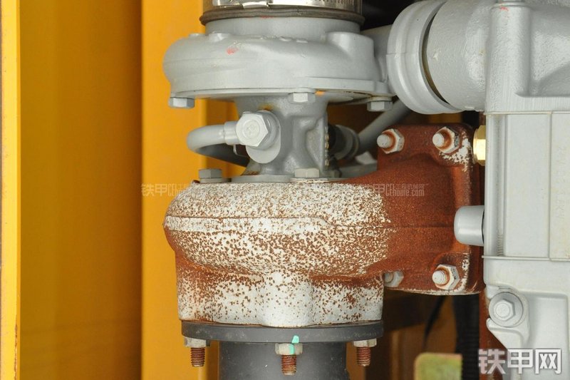 山东临工LG6150E挖掘机局部