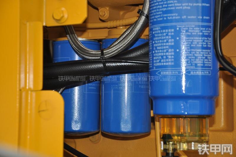 山东临工LG953装载机局部