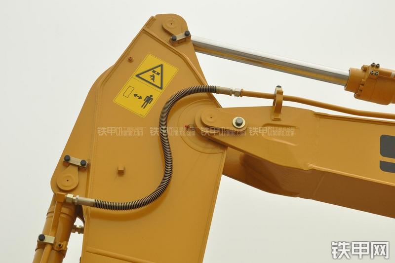 山东临工LG6150E挖掘机局部