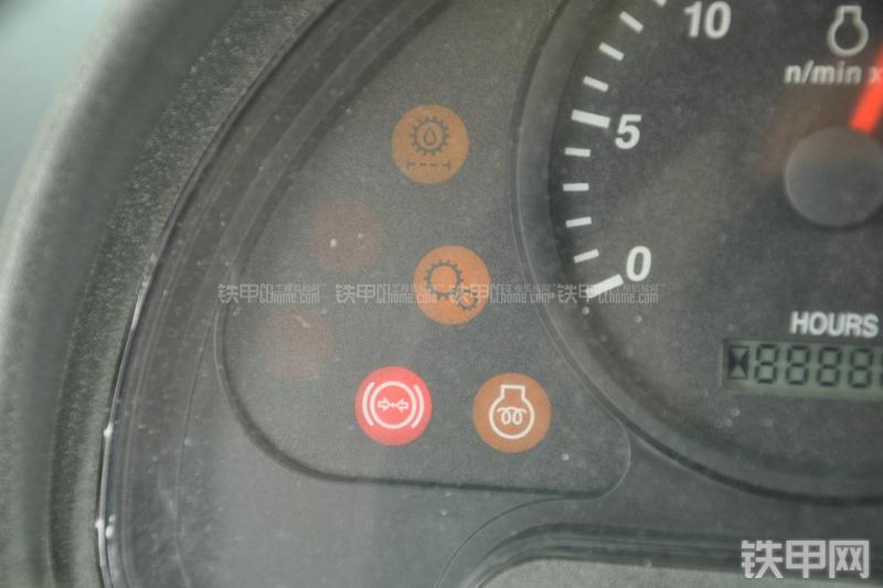 山东临工LG953装载机局部