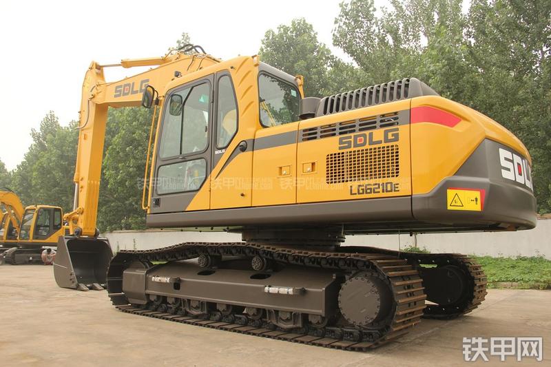 山东临工LG6210挖掘机整机外观