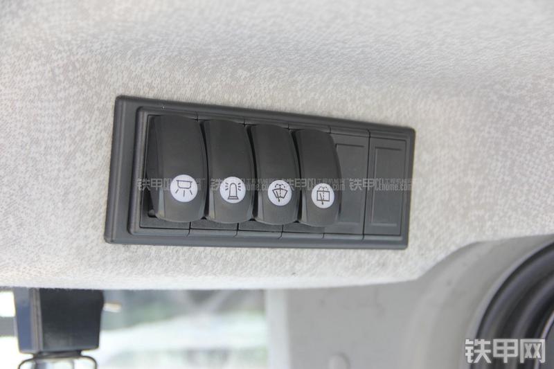 徐工LW300KN装载机局部