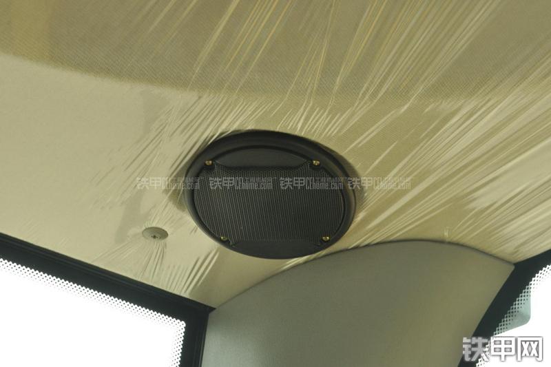 山东临工LG956N装载机局部