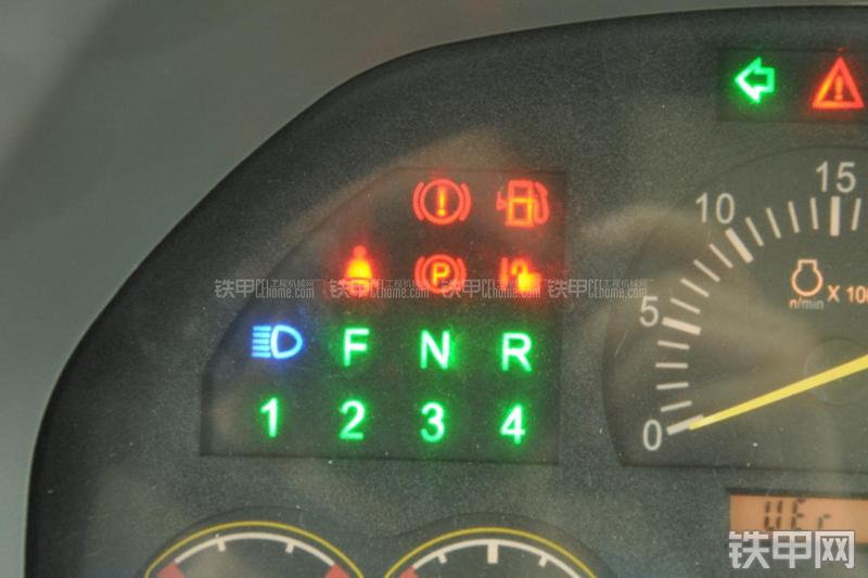 山东临工LG956N装载机局部