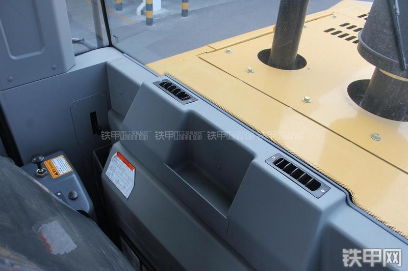 徐工ZL50GN装载机局部