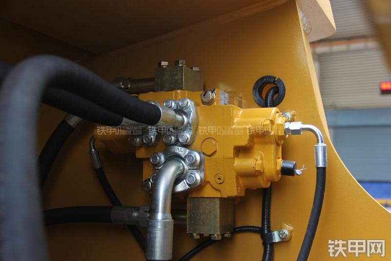 徐工LW500KN装载机局部