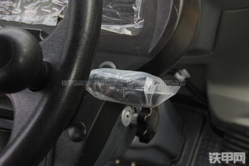 徐工LW300KN装载机局部