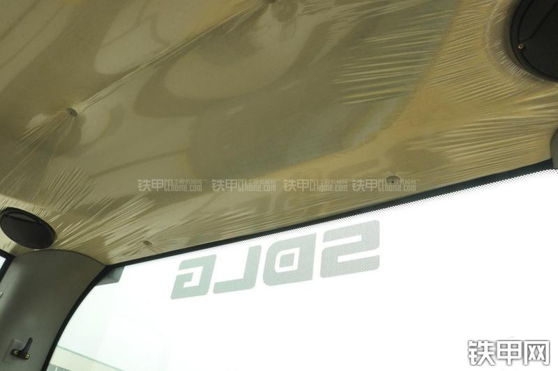 山东临工LG956N装载机局部