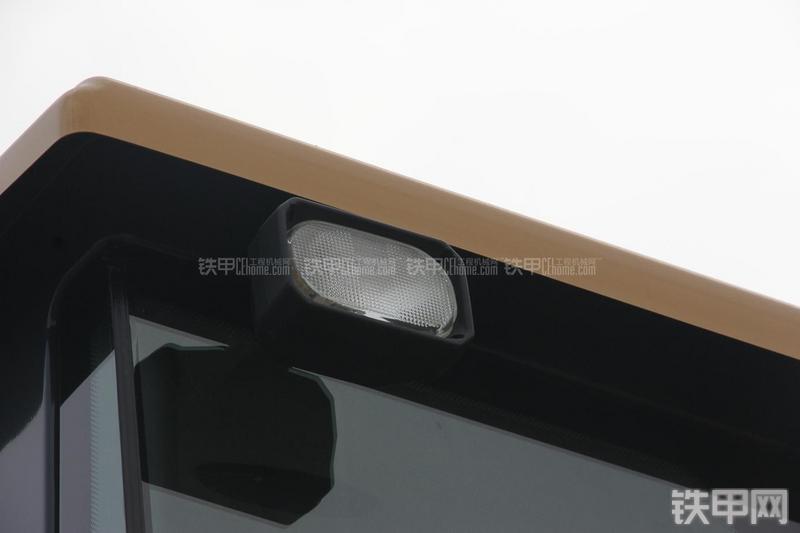 徐工LW300KN装载机局部