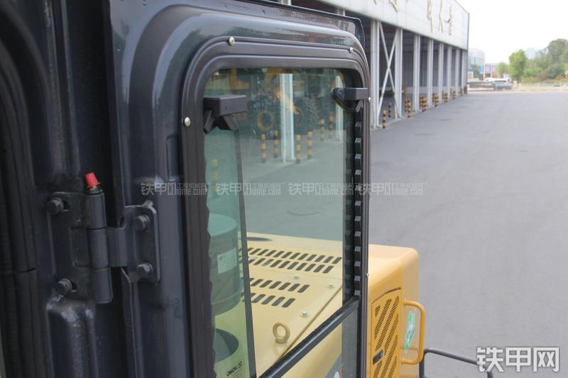 徐工ZL50GN装载机局部