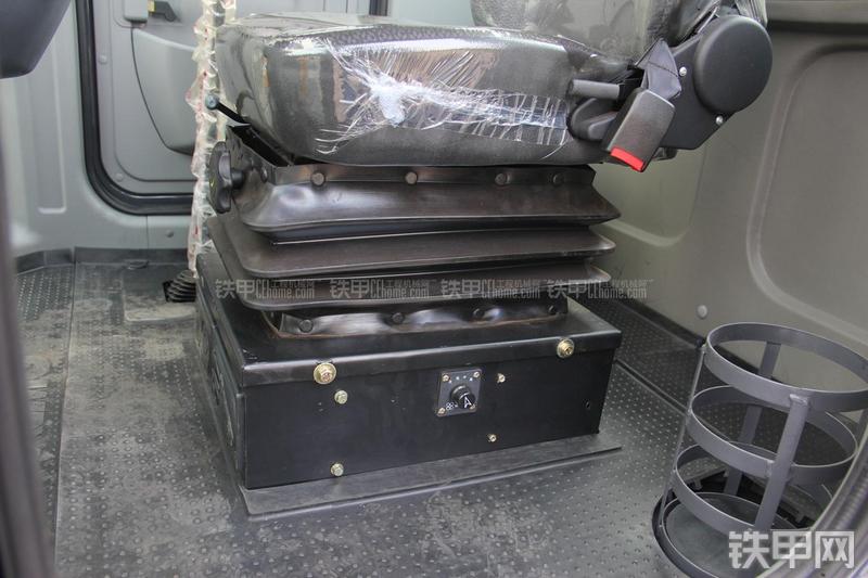 徐工LW500KN装载机局部