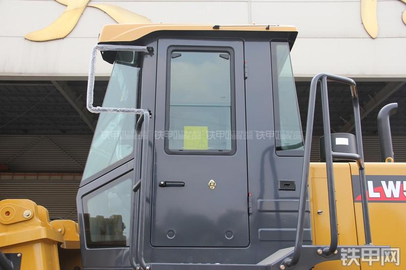 徐工LW500KN装载机局部