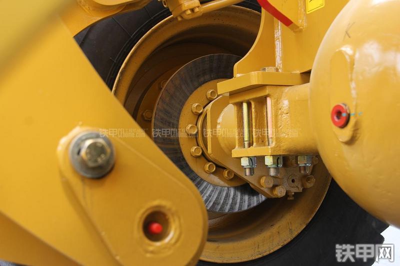 徐工LW300KN装载机局部