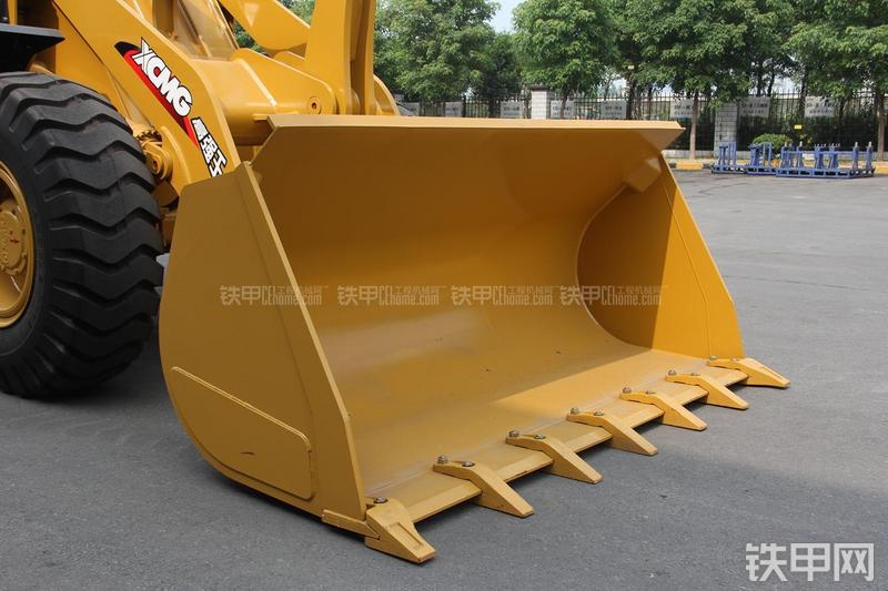 徐工LW300KN装载机局部