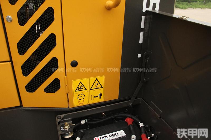 山东临工LG956V装载机局部