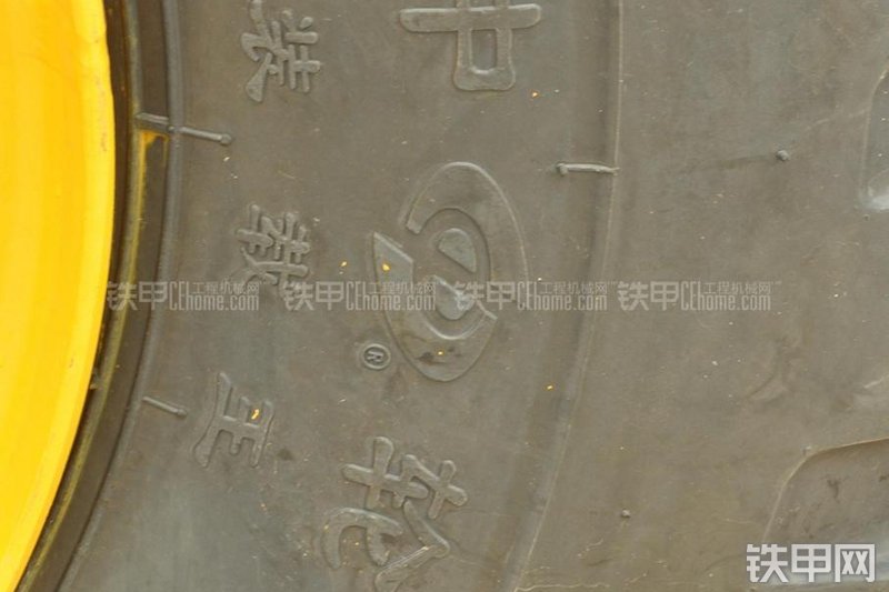 山东临工LG956N装载机局部