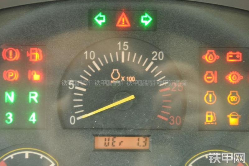 山东临工LG956N装载机局部