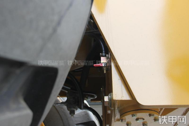 徐工ZL50GN装载机局部