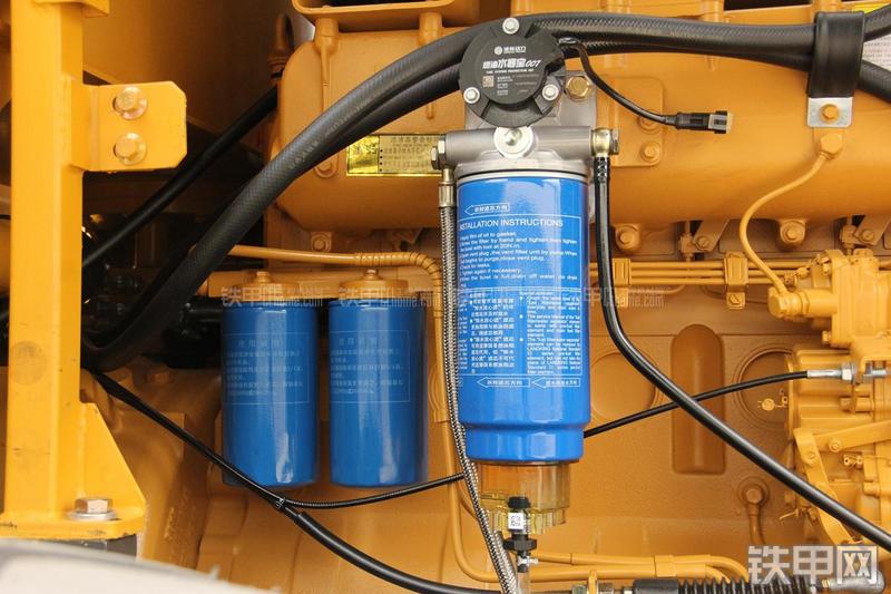 山东临工LG956V装载机局部