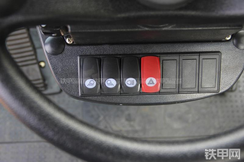 徐工ZL50GN装载机局部