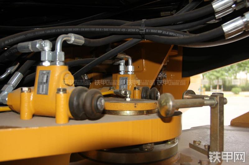 徐工ZL50GN装载机局部