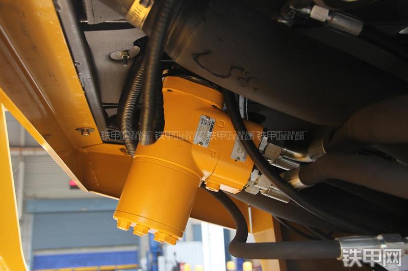 徐工LW300KN装载机局部