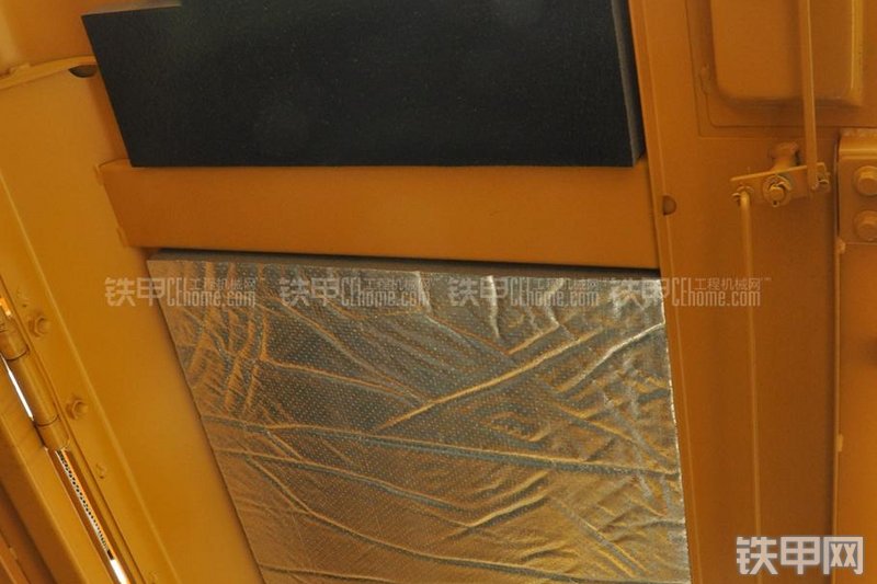 山东临工LG956N装载机局部