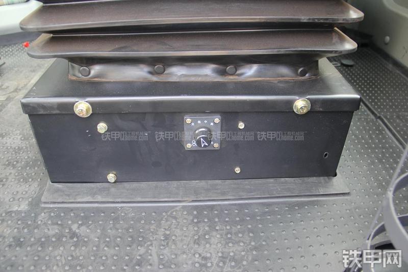 徐工LW500KN装载机局部