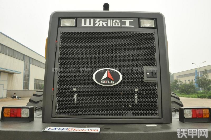 山东临工LG956N装载机局部