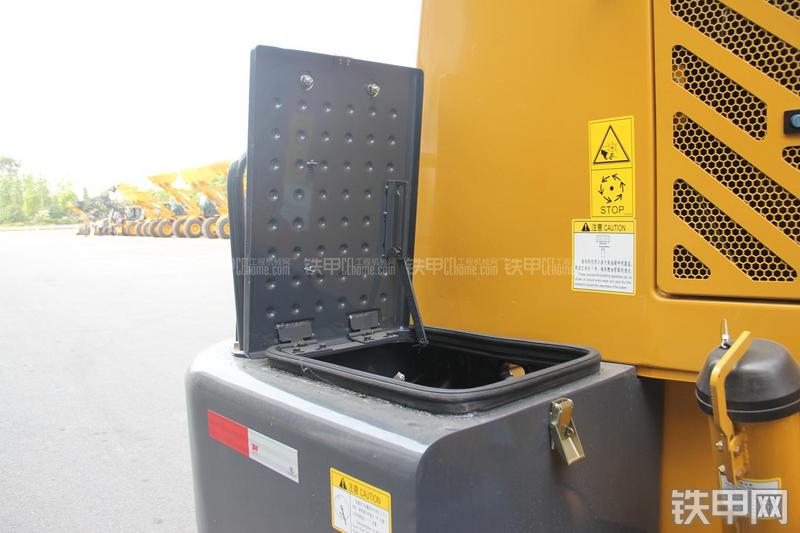 徐工LW500KN装载机局部