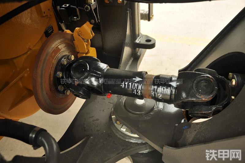 山东临工LG956N装载机局部