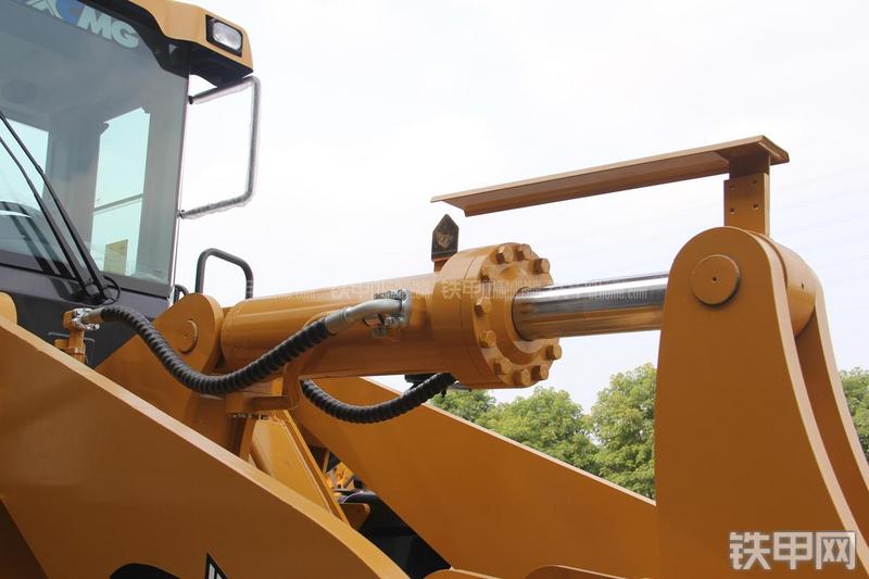 徐工LW500KN装载机局部