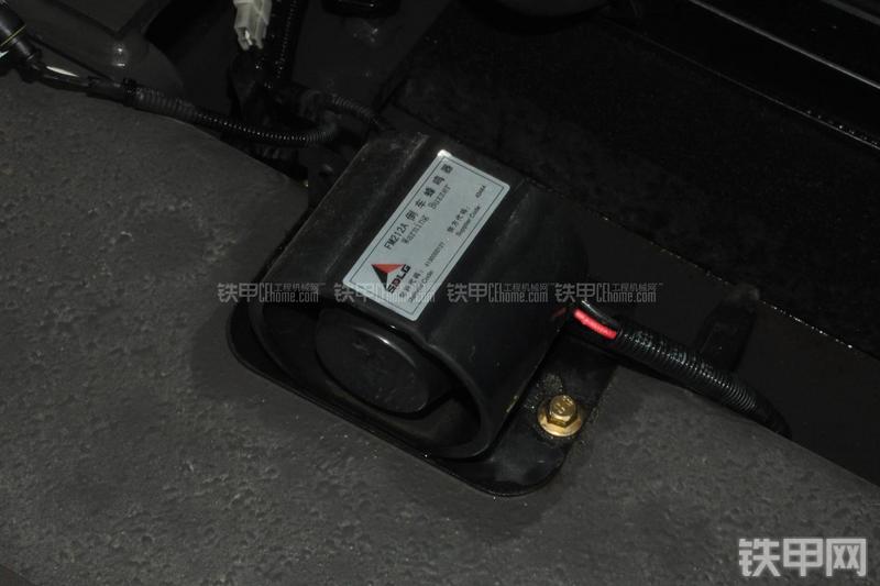 山东临工LG956N装载机局部