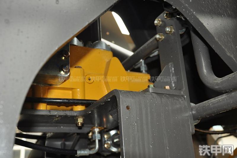 山东临工LG956N装载机局部