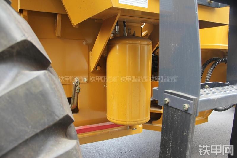 徐工ZL50GN装载机局部