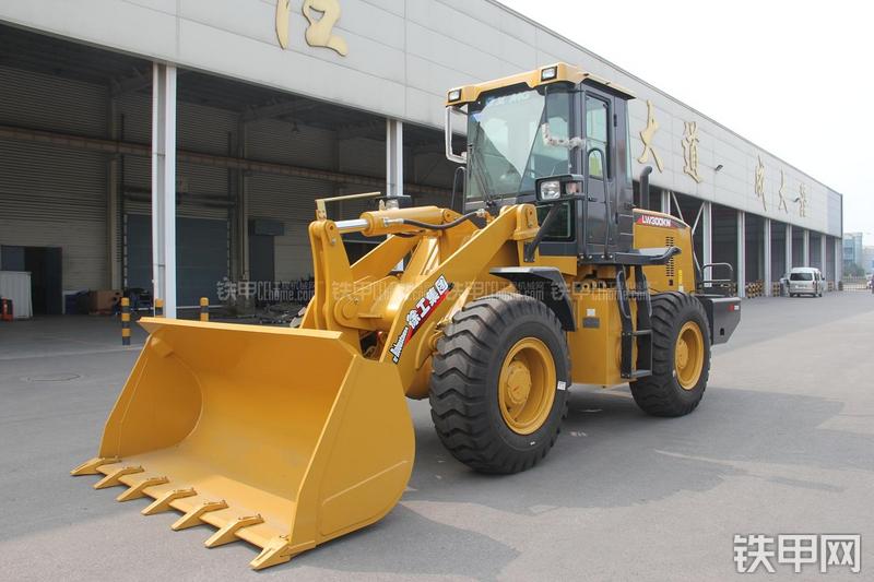 徐工LW300KN装载机整机外观