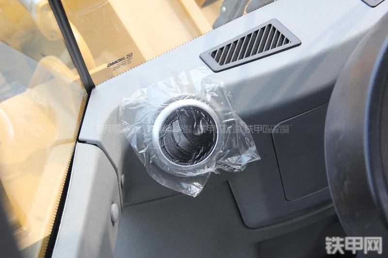 徐工LW300KN装载机局部