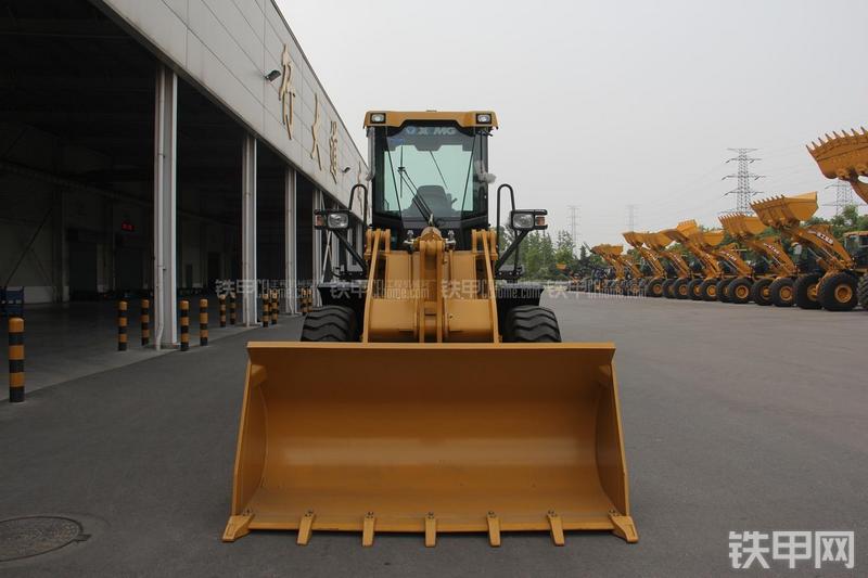 徐工LW300KN装载机整机外观