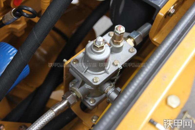 徐工LW500KN装载机局部