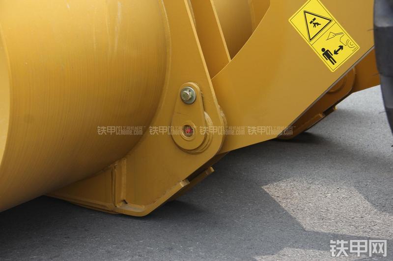 徐工LW300KN装载机局部