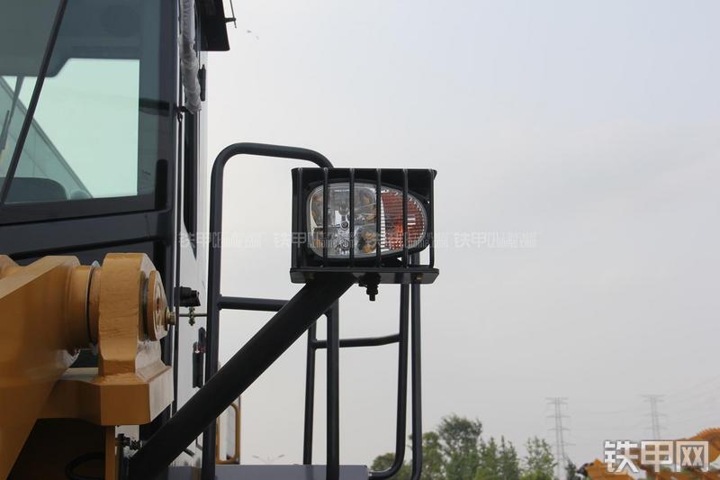 徐工LW500KN装载机局部