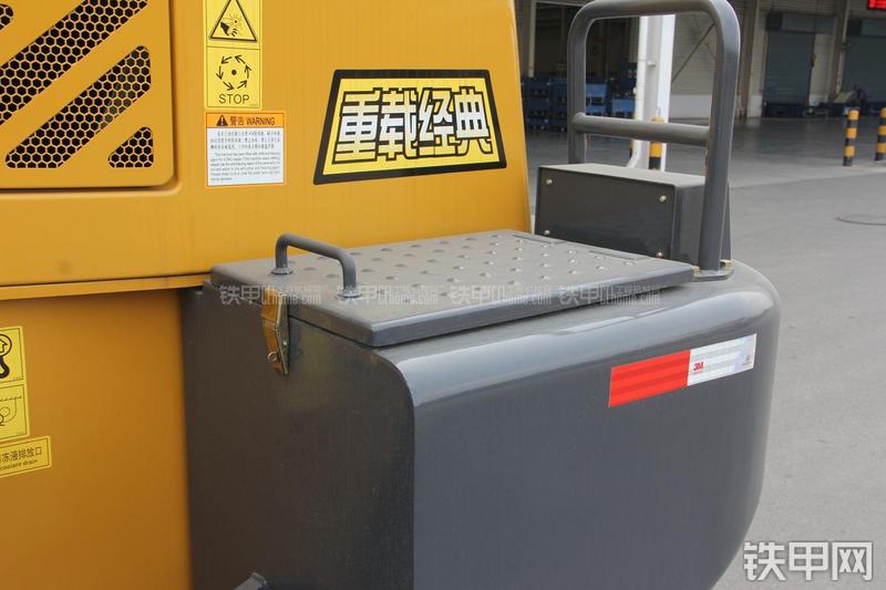 徐工ZL50GN装载机局部