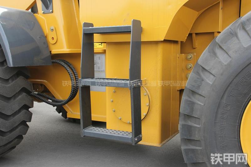 徐工ZL50GN装载机局部