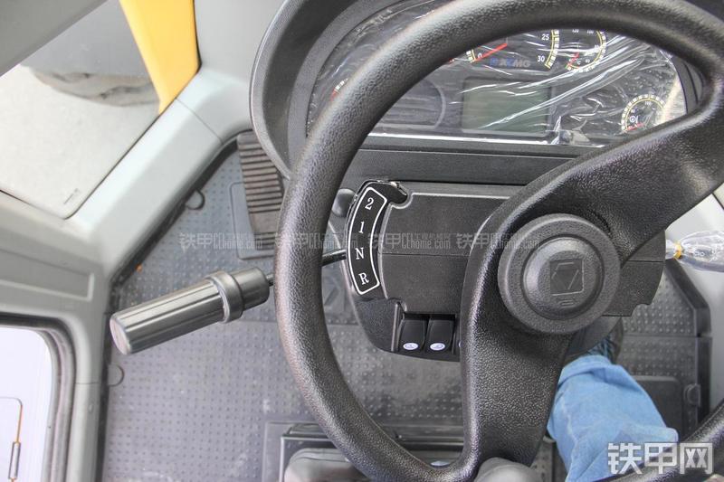 徐工LW500KN装载机局部