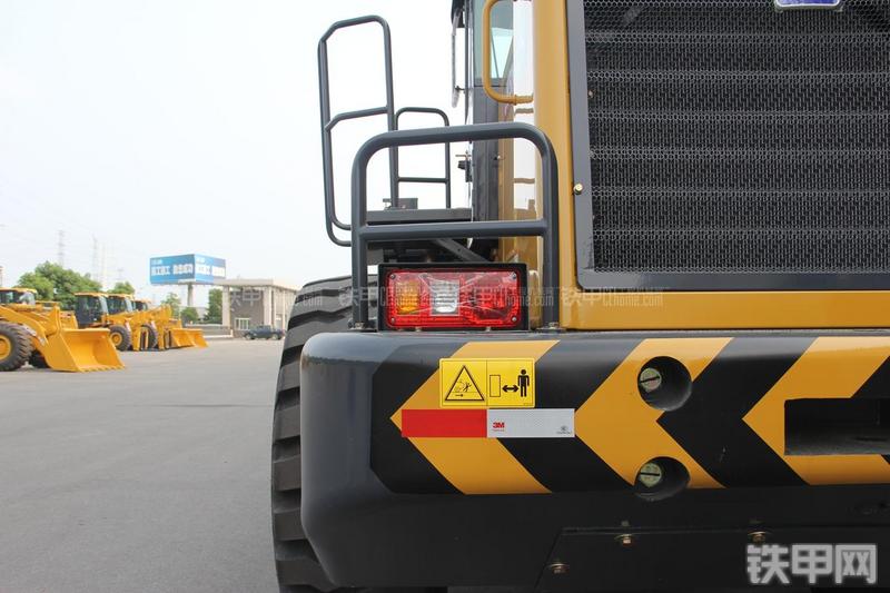 徐工LW500KN装载机局部