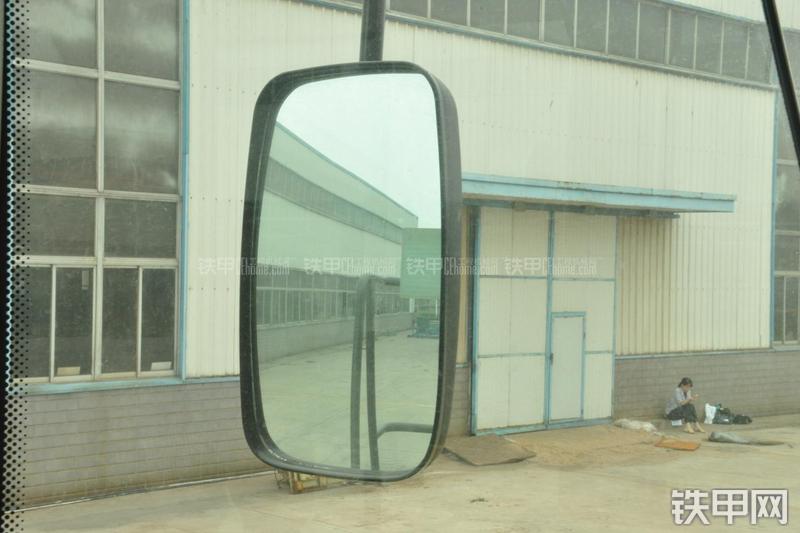 山东临工LG956N装载机局部