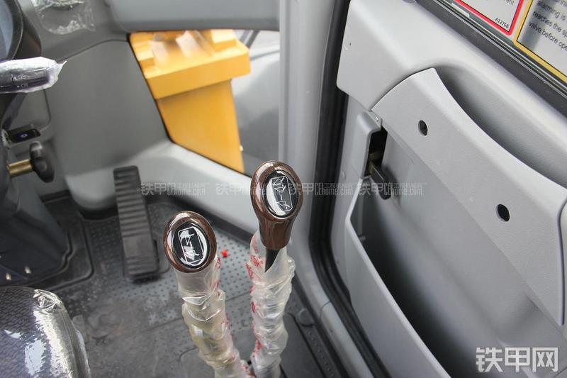 徐工LW500KN装载机局部