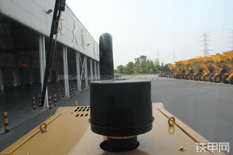 徐工LW500KN装载机局部