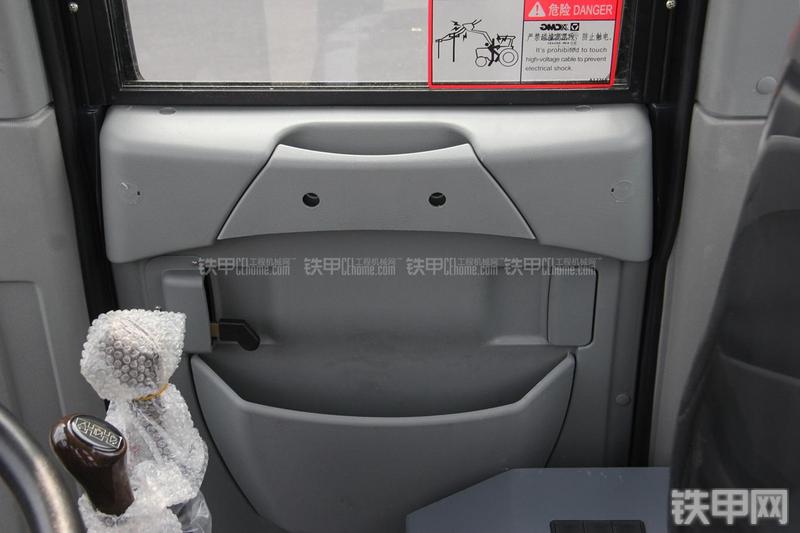 徐工LW300KN装载机局部